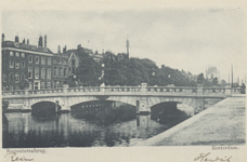 PBK-5919 De Regentessebrug gezien uit het westen, op de achtergrond het Witte Huis.