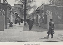 XIV-419-08-01-1,-2 Noodwinkels aan de Coolsingel. Van boven naar beneden afgebeeld:- 1: Voor het postkantoor, op de ...