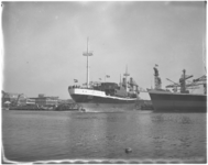 3583 Tewaterlating passagiers- en vrachtschip Ceres bij Scheepswerven C. van der Giessen & Zonen in Krimpen aan de IJssel.