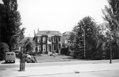1976-2640 Gezicht op de 's Gravenweg.