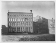 1978-3578 Sint Tarcisiusschool (links) voor U.L.O. aan de Bruijnstraat nummer 61b. Rechts de Sint Antoniusschool voor G.L.O.